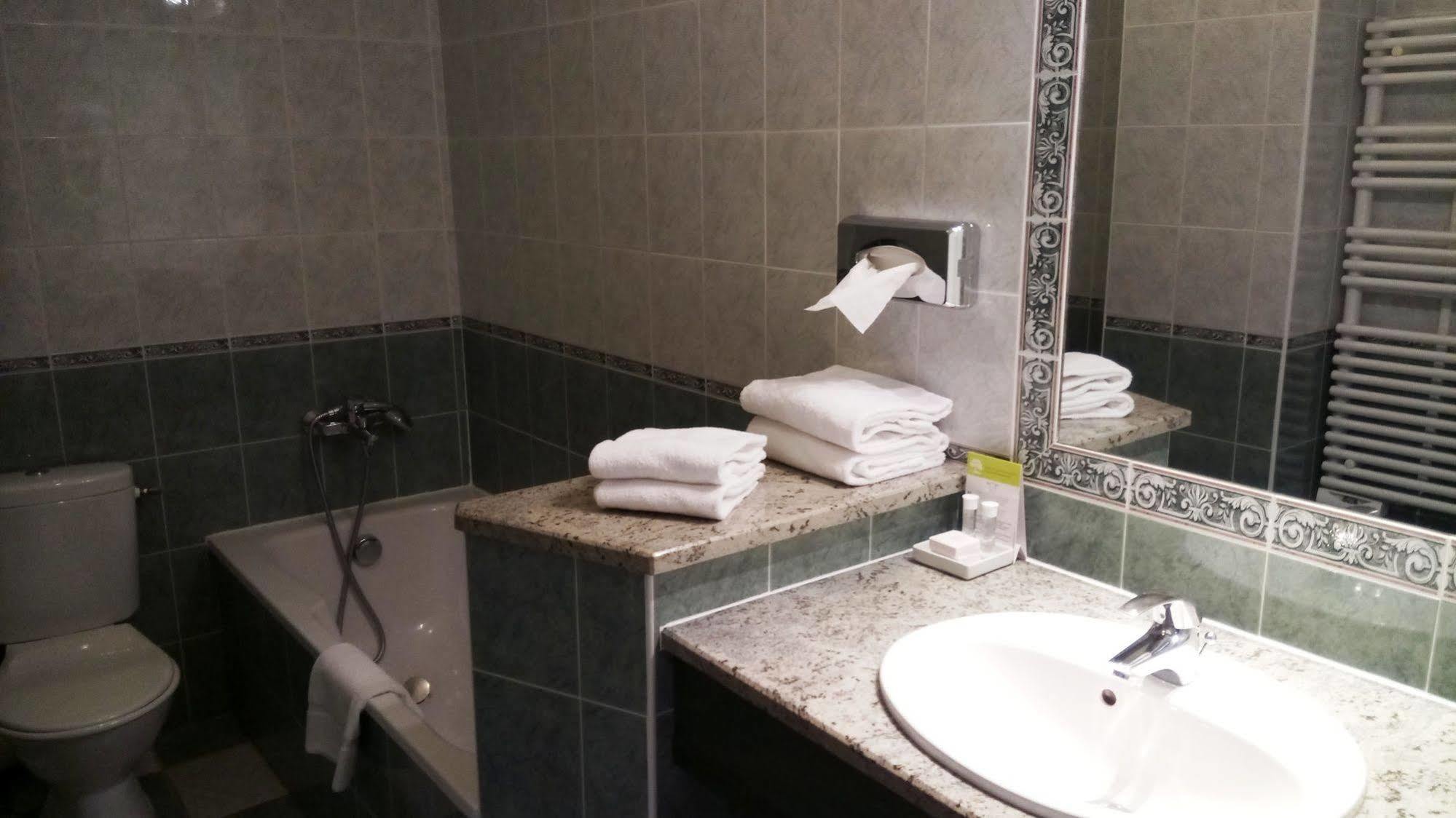 Hotel Restaurant Atrachjata อาเลอเรีย ภายนอก รูปภาพ